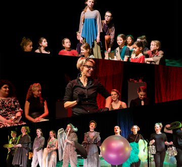 M4U Factorium  De kids, tieners en volwassenen van de M4u zingen, spelen en dansen de hoogtepunten uit hun voorstellingen 'Het houten kind', 'Hoofd, hart en moed' en 'Er was eens'. Deze voorstellingen zijn te zien op 11 en 14 juni en 12 juli bij het Factorium. De M4u'ers hebben afgelopen jaar hard gewerkt aan hun voorstellingen en tijdens de musicallessen bij het Factorium. Speciaal voor Tilburg on Stage voegen de groepen zich samen en laten ze u (nogmaals of alvast) de hoogtepunten zien, beleven en horen.