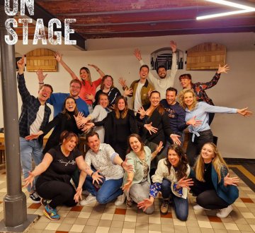@onstagetilburg gaat #onstage! Deze musicalgroep en naamgenoot kan natuurlijk niet ontbreken op het festival. November 2023 brengen zij hun productie 'We Aren't Kids Anymore'! De muziek van Drew Gasparini heeft een lekkere popsound en vormt de basis voor dit nieuwe muziektheaterstuk. Op het festival laten de zangtalenten van On Stage een korte preview horen (en zien!) van deze productie.
