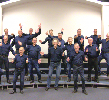 T-SiNG is een enthousiast en eigenzinnig a-capella mannenkoor met bekend en minder bekend repertoire over lief en leed, recht vanuit het hart. Ze zingen de echte barbershopmuziek, close harmony, arrangementen van popsongs en vocal jazz. Denk aan ballads en up-temp0 nummers zoals ‘Smile’ van Charlie Chaplin en ‘You’ve got a friend in me’ in de versie van de film Toy Story.