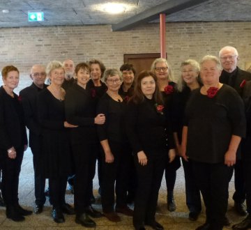 Sotto Voce is een vocaal ensemble uit Tilburg dat sinds kort onder leiding staat van de jonge en talentvolle dirigent Sil van den Hout. Het ensemble zoekt graag de muzikale uitdaging op en kiest voor koorwerk dat niet alleen spannend is om te zingen, maar ook verrassend is om naar te luisteren. Soms bewandelen ze bekendere paden, maar altijd met een frisse twist of onverwachte invalshoek.