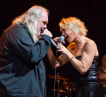 Meat love Unplugged | Sinds 2009 zijn ze een (semi)akoestische live-act (zang en piano) en vertolkt dé hits van de legendarische Meat Loaf uit de jaren ‘70, ‘80 en ‘90. Deze act reist al 10 jaar door Nederland en België en brengt een intieme meat loaf.