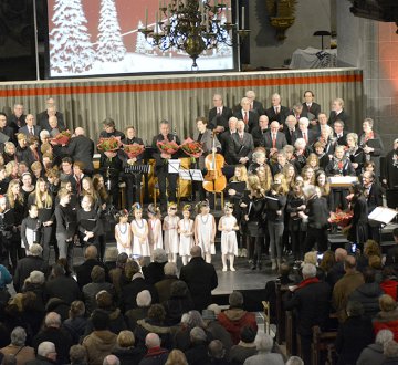 Kerstconcert Goirkese Kerk 2015 mmv. gemengd koor De Bron, Tilburgs Byzantijns Koor, TIKIKO en Factorium