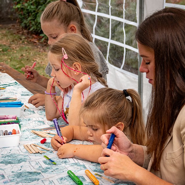 Stichting wijkraad Zuiderkwartier - Festival Oude Dijk (kinderplein) / 