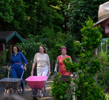 Stichting Theater Zeevuh - Ondertussen op de tuin