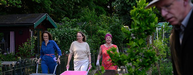 Stichting Theater Zeevuh - Ondertussen op de tuin / 