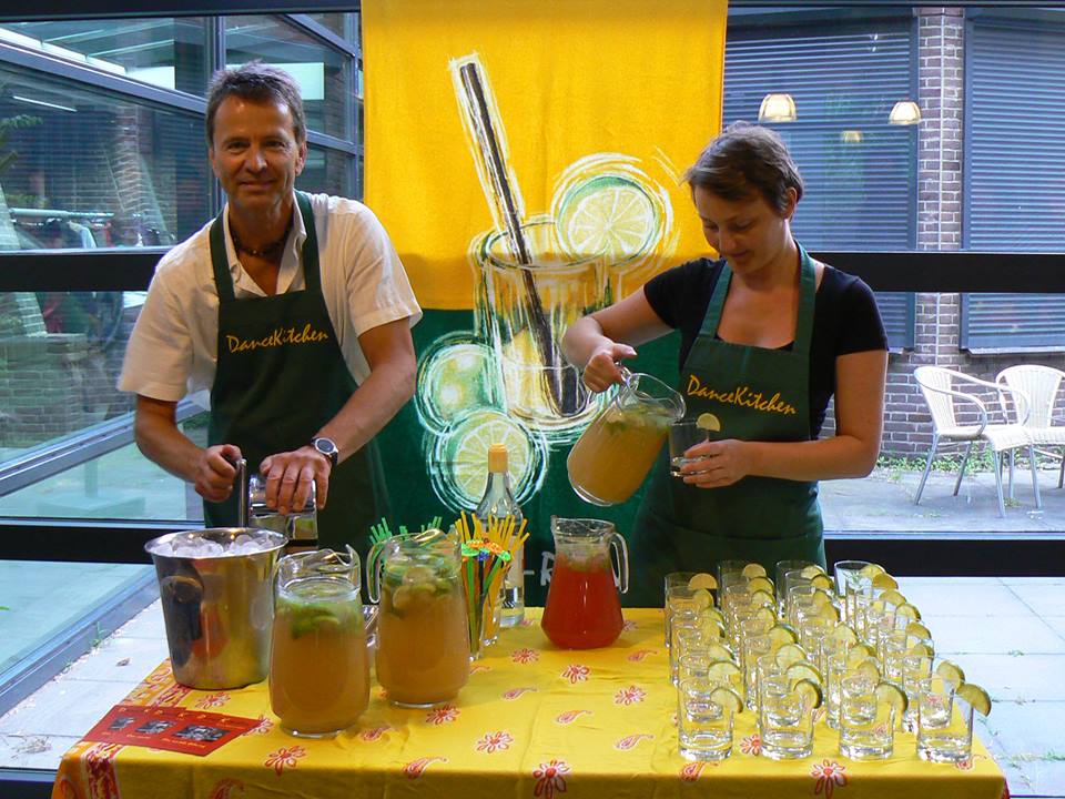 Jan Ophuis tijdens cultuuronderneming 'DanceKitchen'